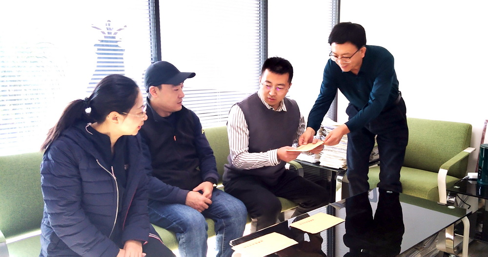 240105工會慰問職工 (2)_調(diào)整大小.jpg